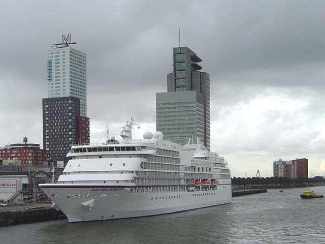 Cruiseschip ms Seven Seas Navigator van Carlson Groups aan de Cruise ...